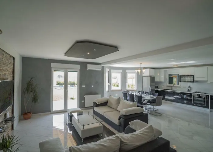 Six Brothers Villa