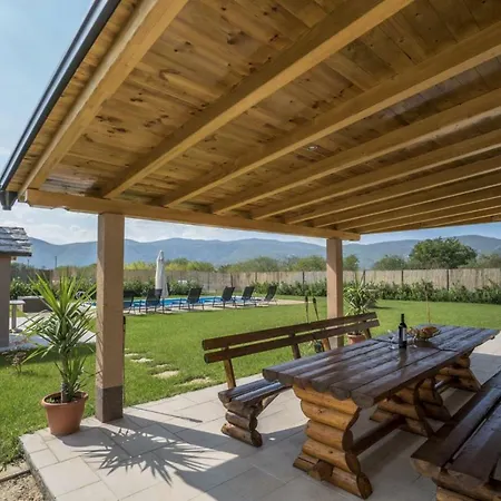 Six Brothers Villa Juricici